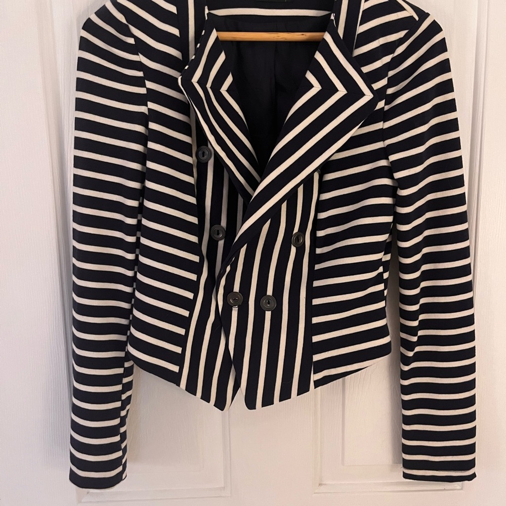 Blazer - Picture 5 of 6